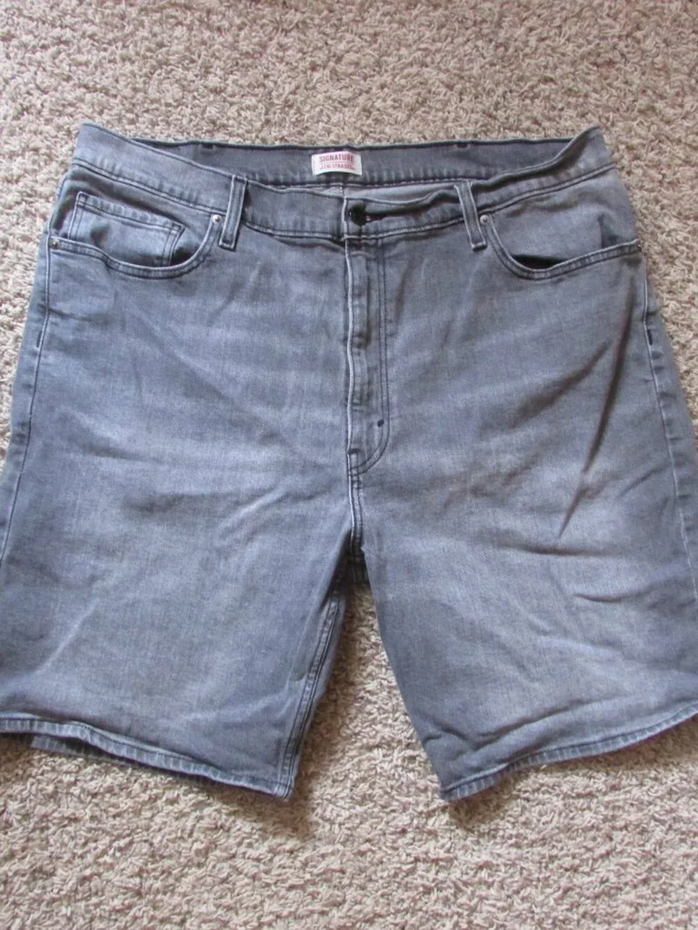 Signature by Levi Strauss 40 Lighter Gray Denim Shorts Jorts EUC 9